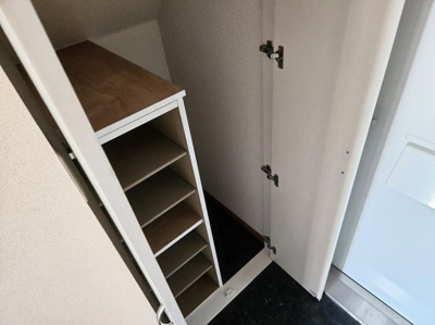 【玄関】 | レオパレスサウスランド | 備品や設備仕様は号室等により異なります現地をご確認下さい。