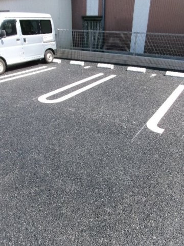 ひまわりの駐車場|駐車場があります