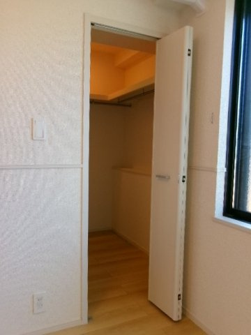 ひまわりの収納|大きなものも収納できそうです
