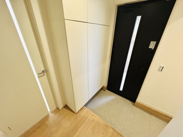 千葉市花見川区三角町2期の玄関
