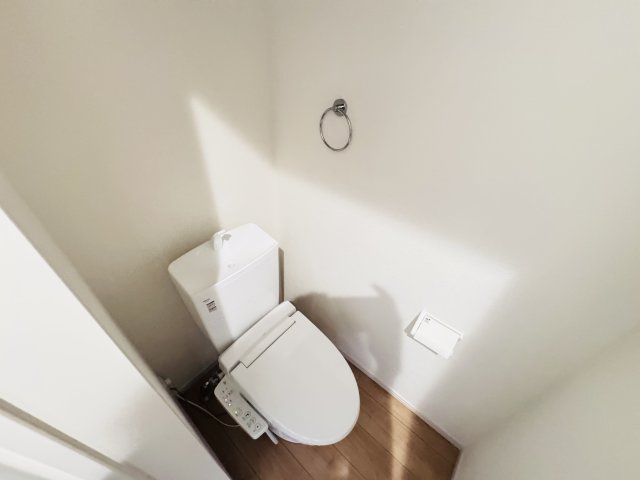 松戸市小山新築戸建【南部小学校:2分】のトイレ|温水洗浄暖房便座つきトイレ