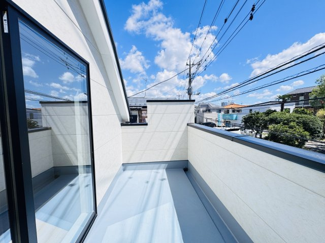 松戸市小山新築戸建【南部小学校:2分】のバルコニー|5.2帖洋室前バルコニー