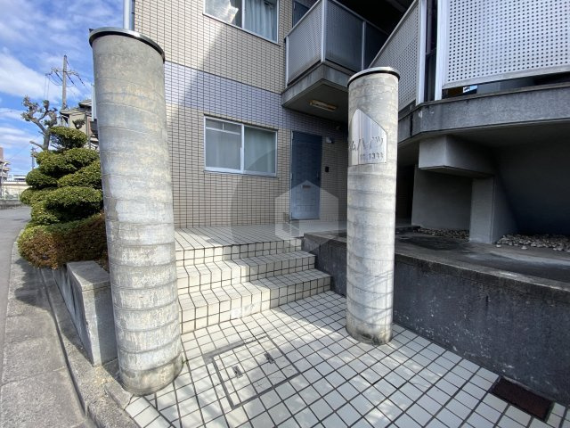 ライムハイツのエントランス