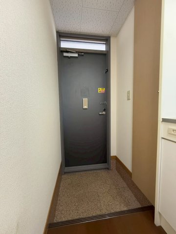 ハイツファニーの玄関