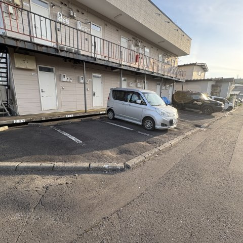 エクセル創和の駐車場