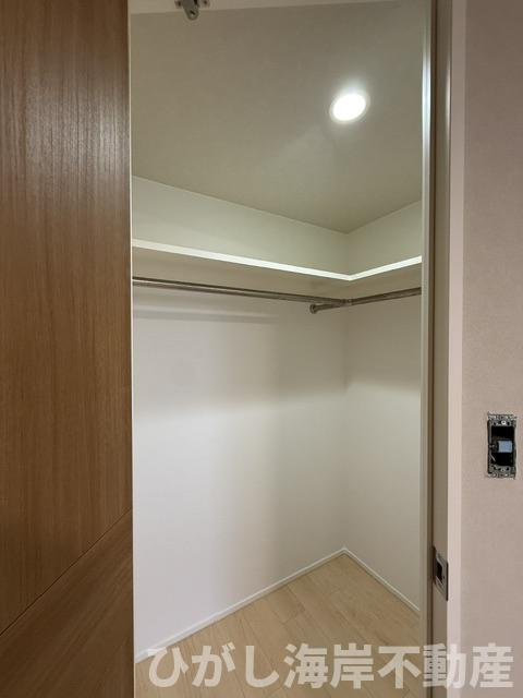 グレーシアガーデン湘南みずきの収納|7月11日撮影　新規リフォーム中　ウォークインクローゼット