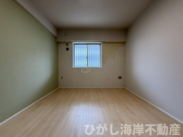 グレーシアガーデン湘南みずきの洋室|7月11日撮影　新規リフォーム中　7.5帖　洋室