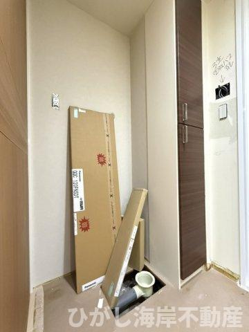 グレーシアガーデン湘南みずきのランドリースペース|7月11日撮影　新規リフォーム中　洗濯機置場