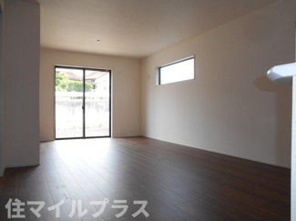 【居間・リビング】 | 郡山市横塚6丁目新築一戸建て1棟 | ゆったり過ごせるリビングです