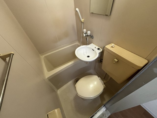 シャトレ上荻の浴室