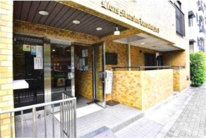 ライオンズマンション初台第３のロビー