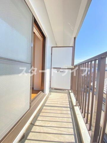 大阪市東淀川区西淡路３丁目の賃貸マンションのバルコニー