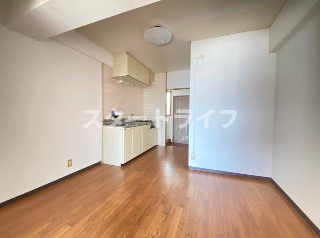 大阪市東淀川区西淡路３丁目の賃貸マンションの居間・リビング