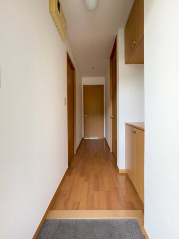 大野城市牛頸３丁目のアパートの玄関|シンプルで使いやすい玄関です