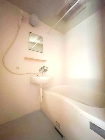 大野城市牛頸３丁目のアパートの浴室|ゆったり過ごせるお風呂です