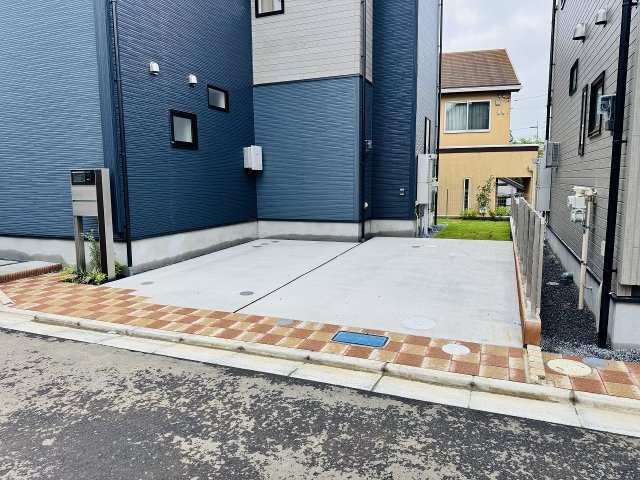 八王子市　石川町　新築一戸建ての駐車場|～並列2台駐車可能カースペース～