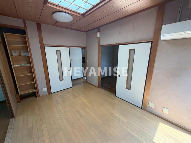 西町貸家の洋室