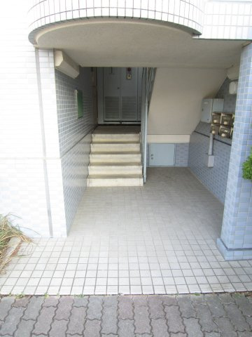 クレール湘南のエントランス