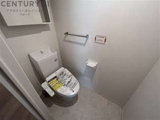 温水洗浄便座付きのトイレです♪