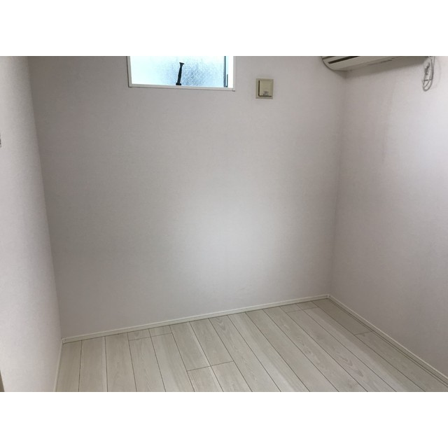ヒルズ横浜の居間・リビング