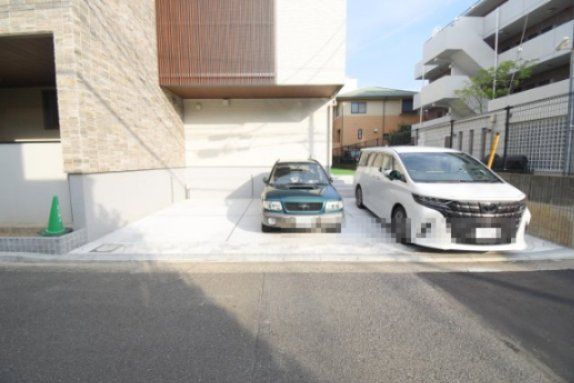 Positano(ポジターノ)の駐車場
