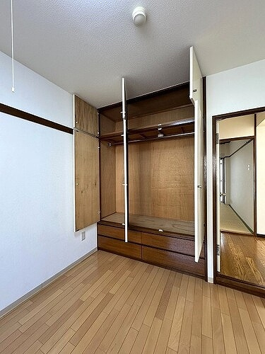 シティコープ反町の収納|洋室１クロゼットの中　※前回募集時／2024年02月の写真