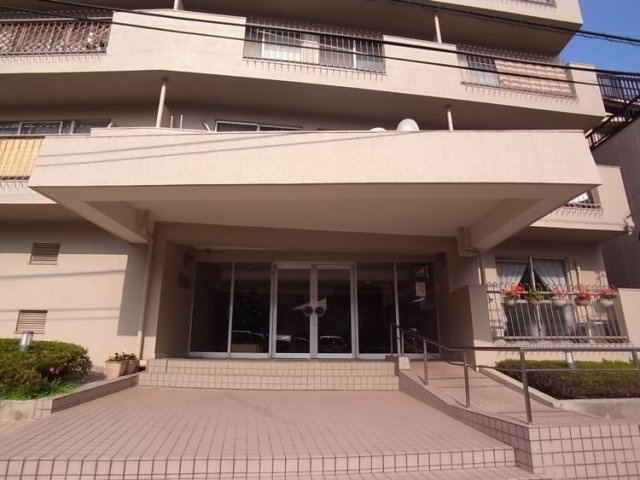 オーク菊名マンションのエントランス