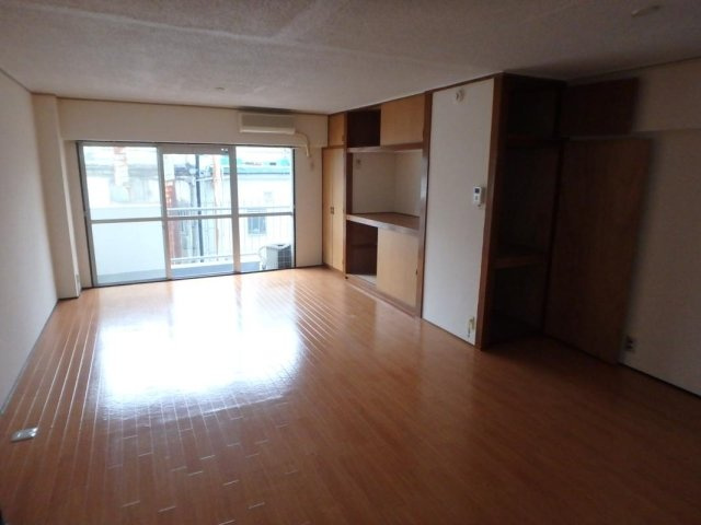 オーク菊名マンションの洋室