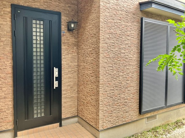 東寺尾戸建のエントランス