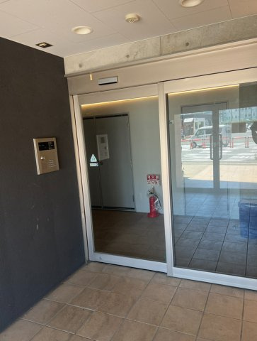 中浜町マンションのエントランス