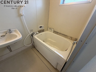 窓付きで換気が楽々!