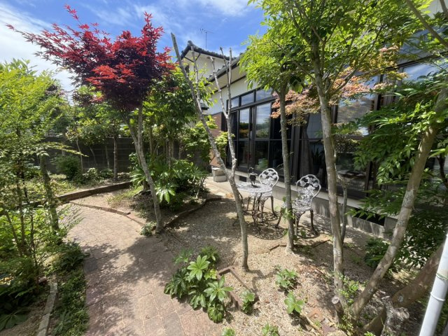高島町4441-16の庭