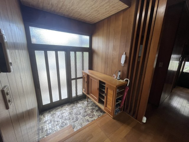 高島町4441-16の玄関