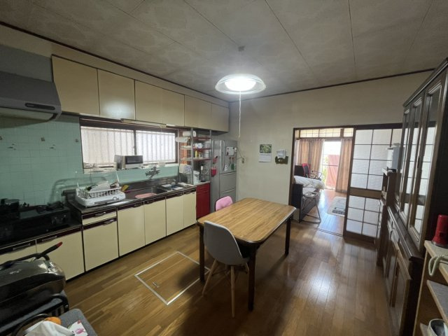 高島町4441-16の居間・リビング