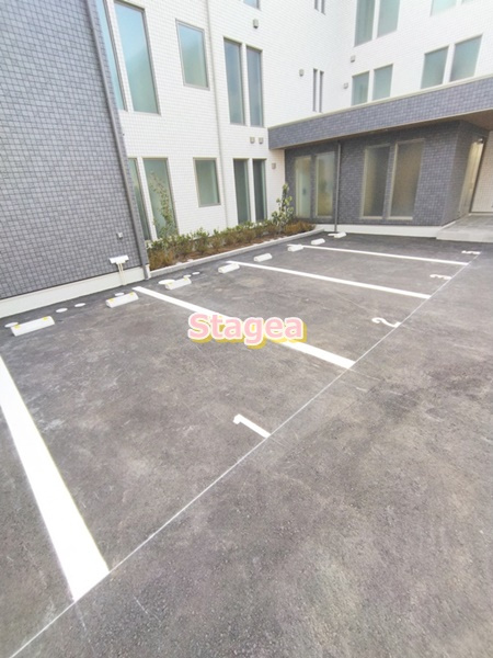 スマートグラン浦和岸町の駐車場