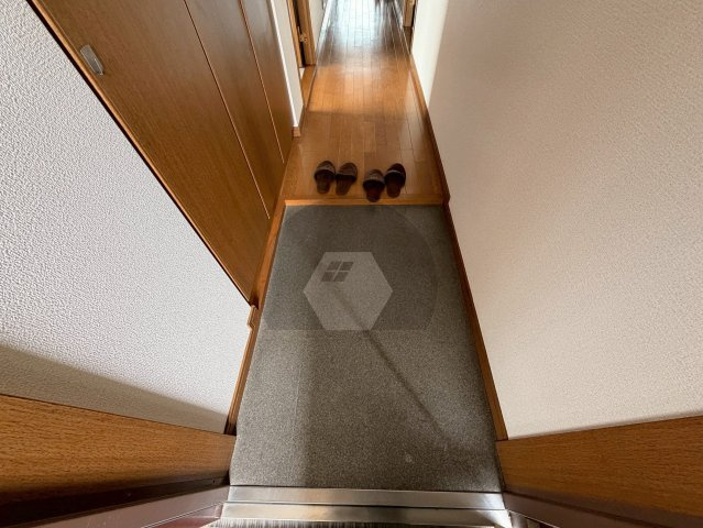 ソレイユ俊徳道の玄関