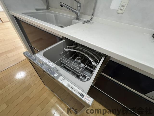 藤沢市鵠沼海岸2丁目　東急ドエル・シーサイドコート鵠沼海岸のキッチン|時間短縮に便利な食洗器完備♪