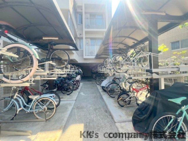 藤沢市鵠沼海岸2丁目　東急ドエル・シーサイドコート鵠沼海岸の駐輪場|駐輪スペース◇