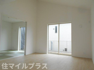 【居間・リビング】 | 郡山市菜根3丁目新築一戸建て7棟 | おしゃれな居間です