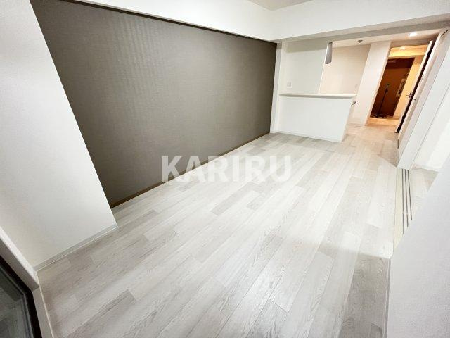 ベルンガーデン勝山北 の居間・リビング|同物件別部屋の写真です。