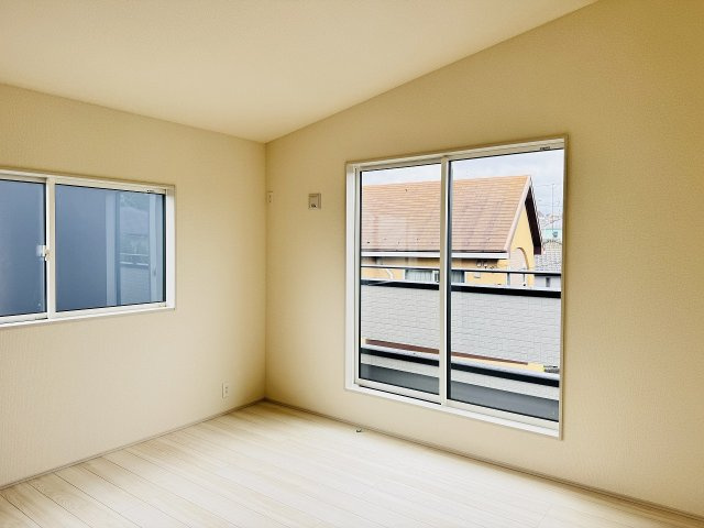 八王子市　石川町　新築一戸建ての寝室|～2階7.0帖の主寝室　ベッドなど大型家具のレイアウトもしやすい広さです～