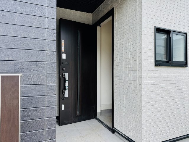 八王子市　石川町　新築一戸建ての玄関|～玄関は安心のWロックキーを採用～