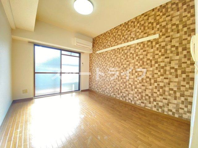 大阪市東淀川区西淡路２丁目の賃貸マンションの居間・リビング