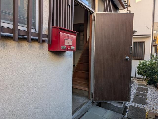 横浜市青葉区しらとり台のテラスの玄関