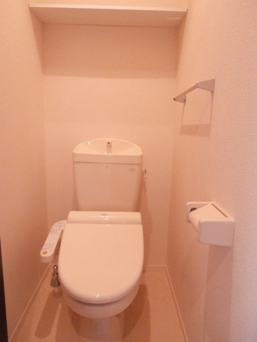 プリマヴェーラAのトイレ|ゆったりとした空間のトイレです
