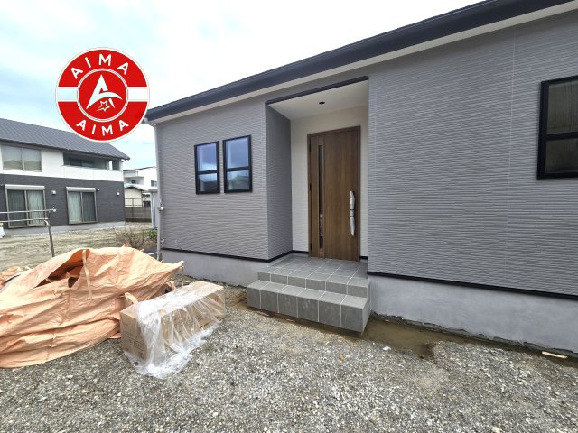 福津市津屋崎7丁目第6-3棟（1号棟）の玄関|おでかけの時も帰った時も、「我が家」を最初に感じでもらえる素敵な空間に。