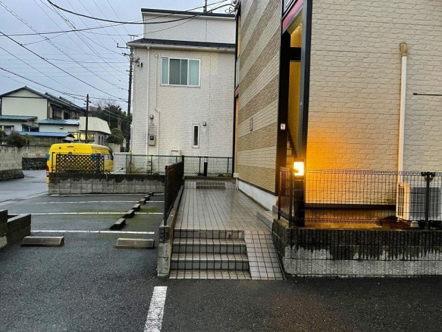 レオパレスキャピタルⅠの駐車場