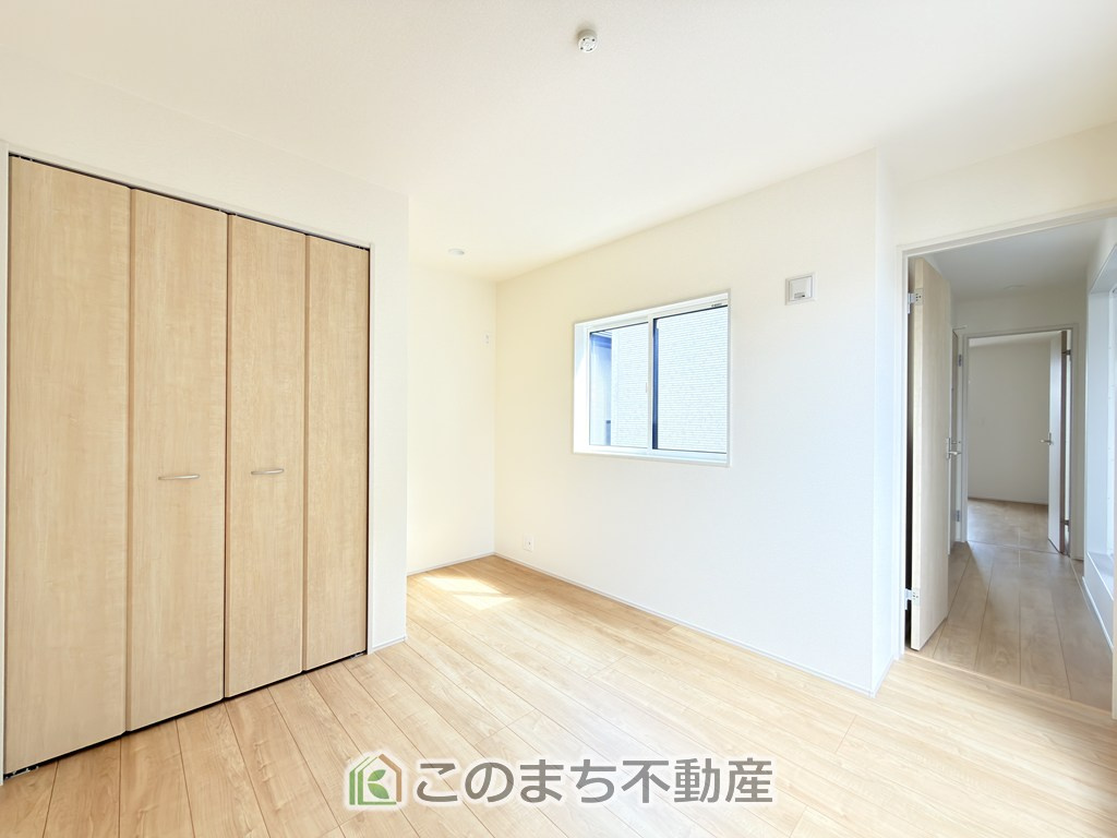ブルーミングガーデン宇都宮市平松3丁目の洋室|南向きで陽当たりの良い洋室♪風通しもよく快適です☆
