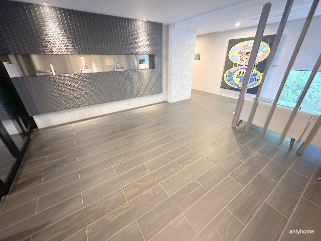 SK RESIDENCES SHINSAIBASHI　仲介手数料無料のロビー