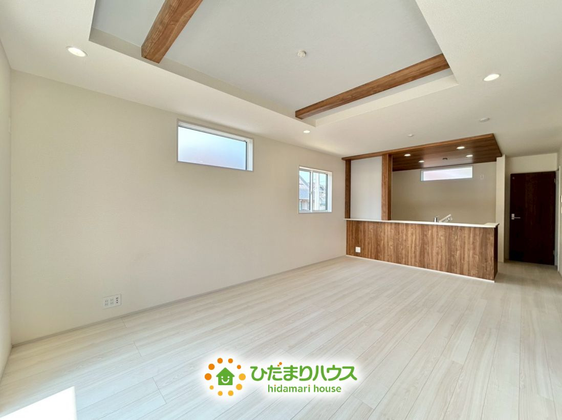 白岡市小久喜　新築一戸建て　の居間・リビング|毎日の暮らしの中心となる、快適で心安らぐリビングです！